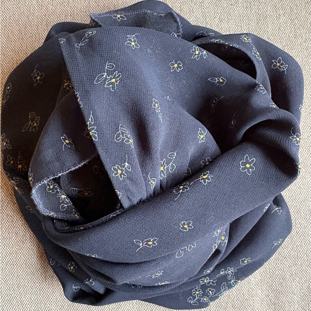CAbi Ever Top M3984 Navy Floral Sleeveless Halter-Style Top w Ruffled Neckline - Picture 9 of 12
